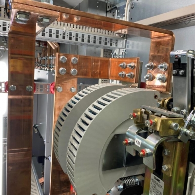 Cистема управления скоростью вращения двух двигателей постоянного тока испытательной установки мощностью 1,1 МВт